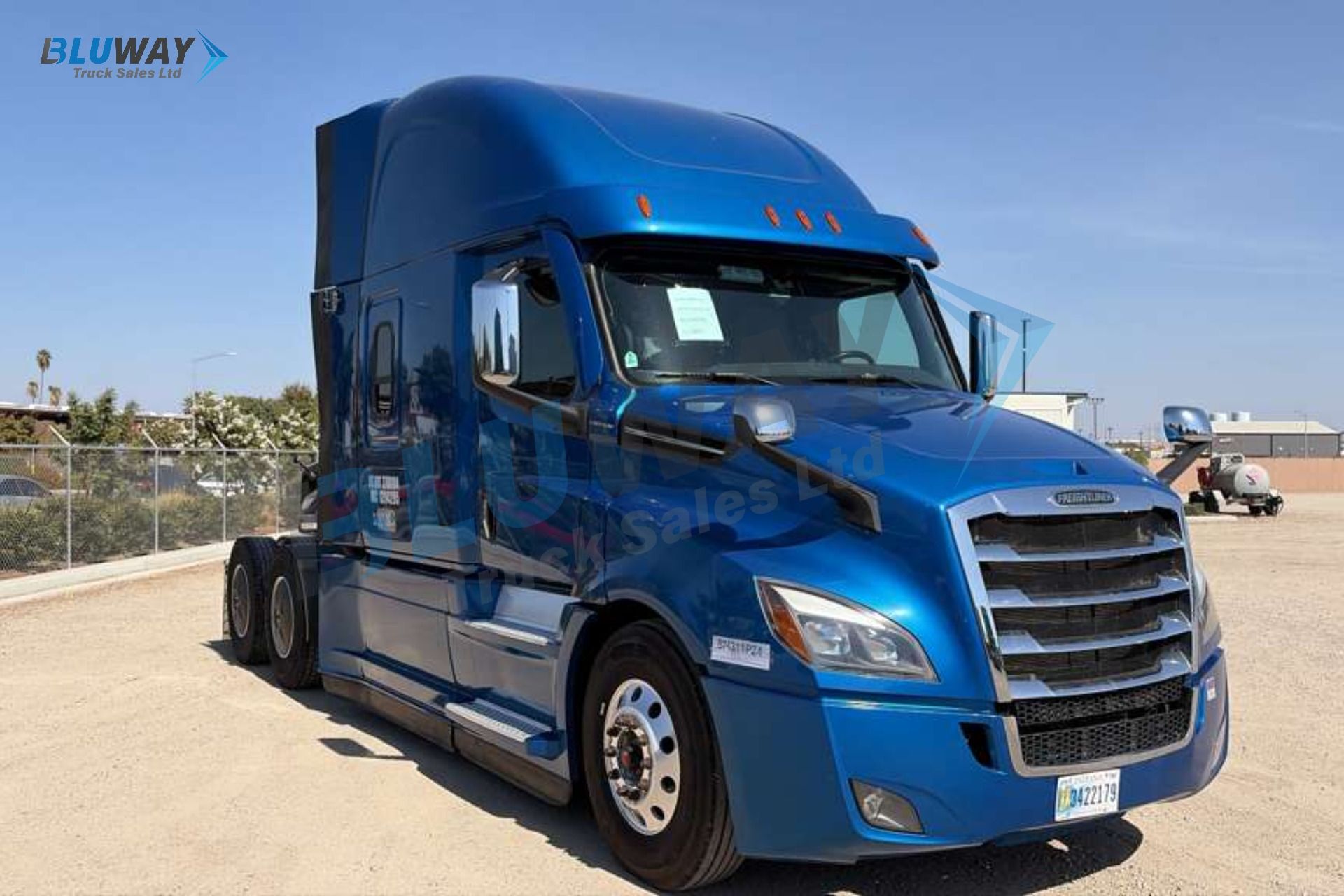 2024 Freightliner Cascadia — photo 5 of 8