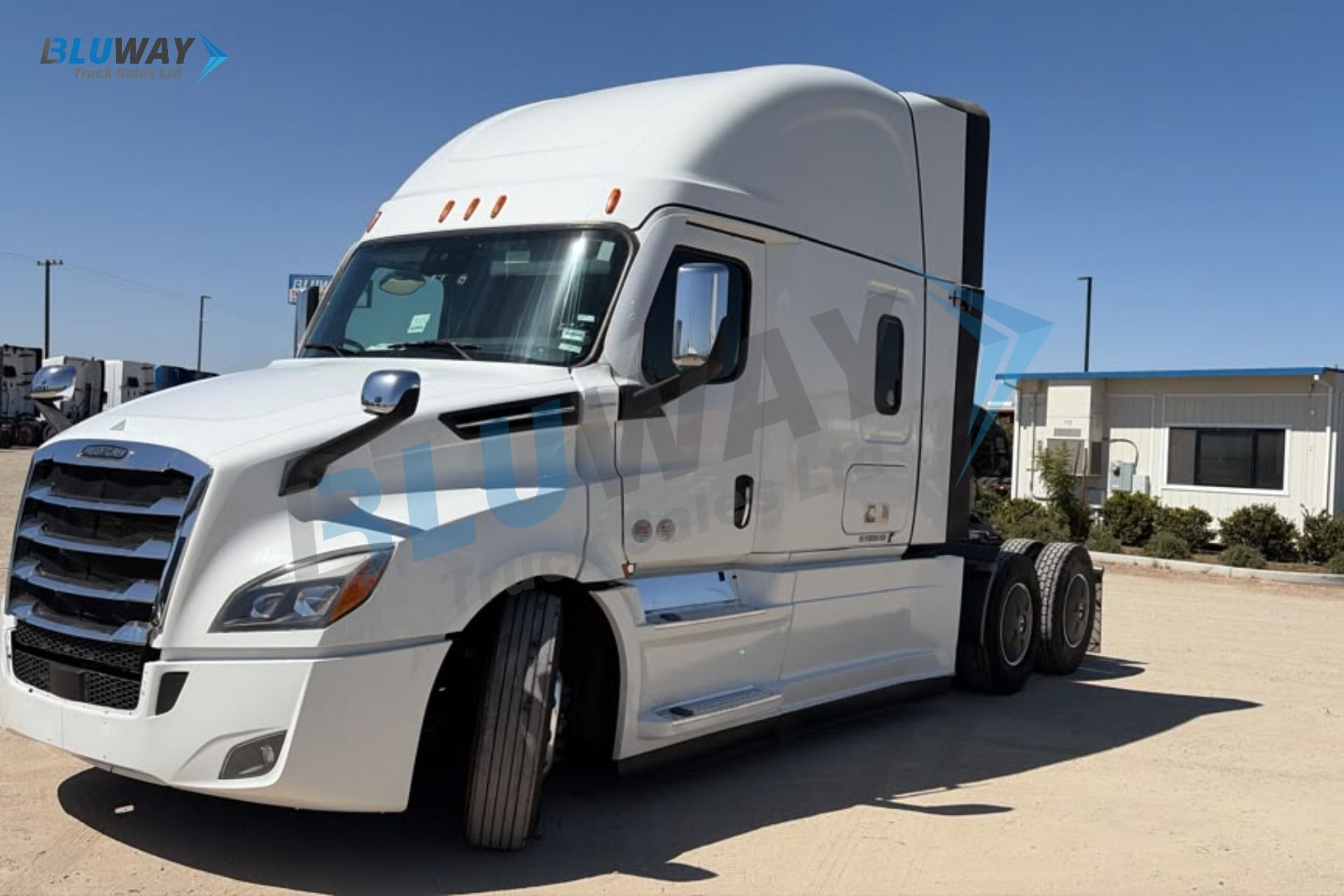 2025 Freightliner Cascadia — photo 5 of 8