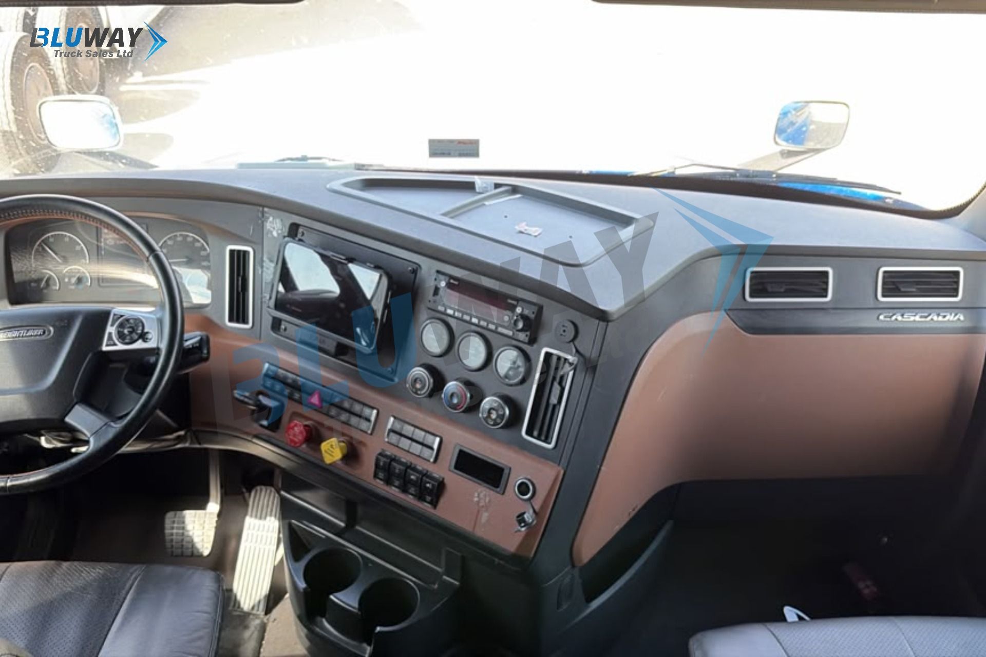 2024 Freightliner Cascadia — photo 8 of 8