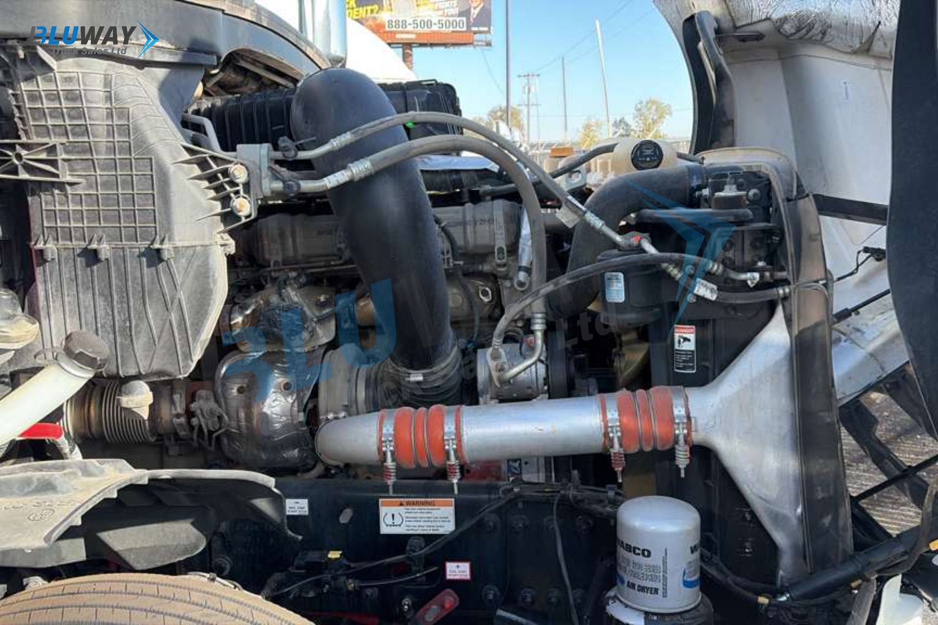 2025 Freightliner Cascadia — photo 8 of 8