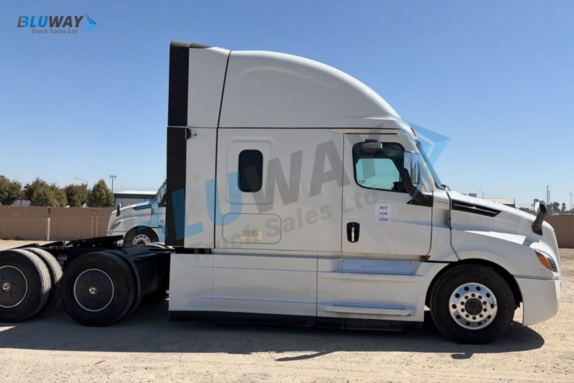 2025 Freightliner Cascadia — photo 4 of 8