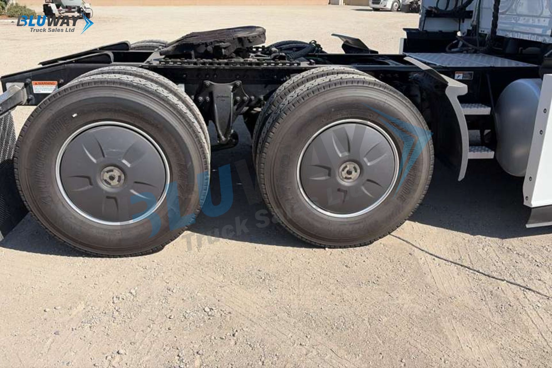 2025 Freightliner Cascadia — photo 8 of 8