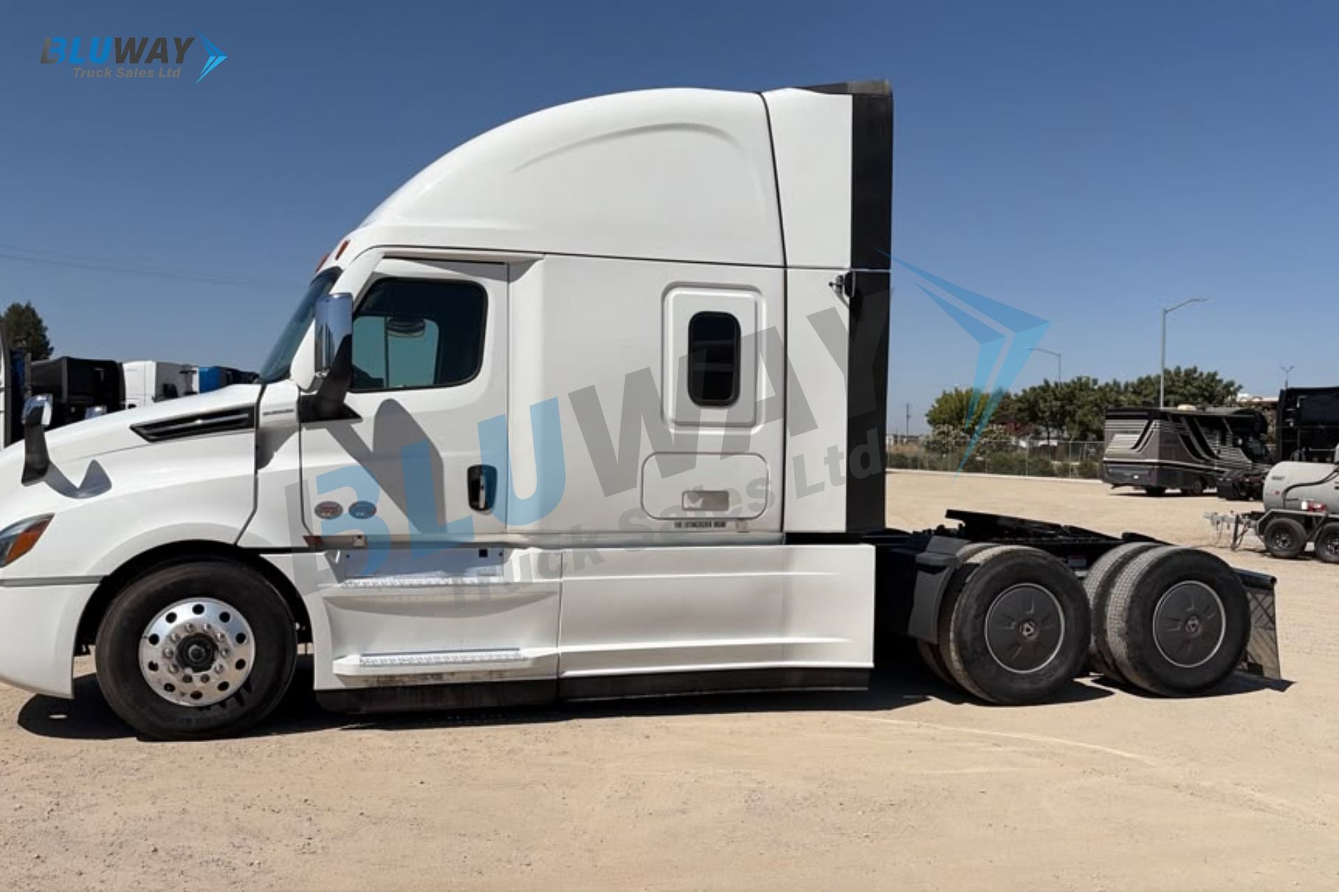 2025 Freightliner Cascadia — photo 2 of 8