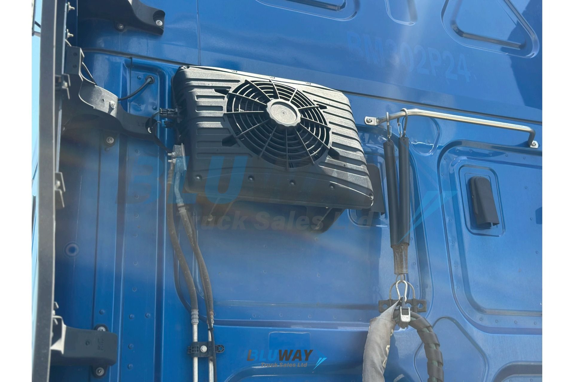 2024 Freightliner Cascadia — photo 5 of 8