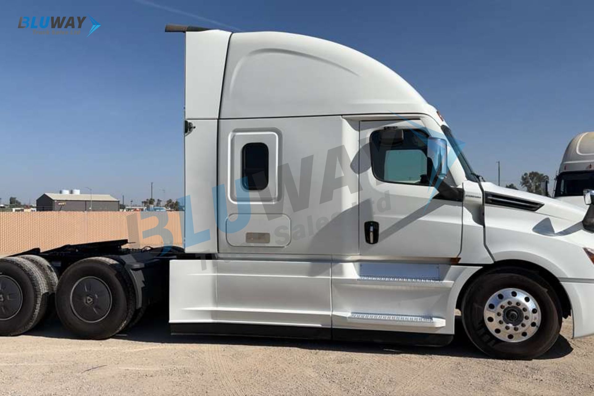 2025 Freightliner Cascadia — photo 3 of 8