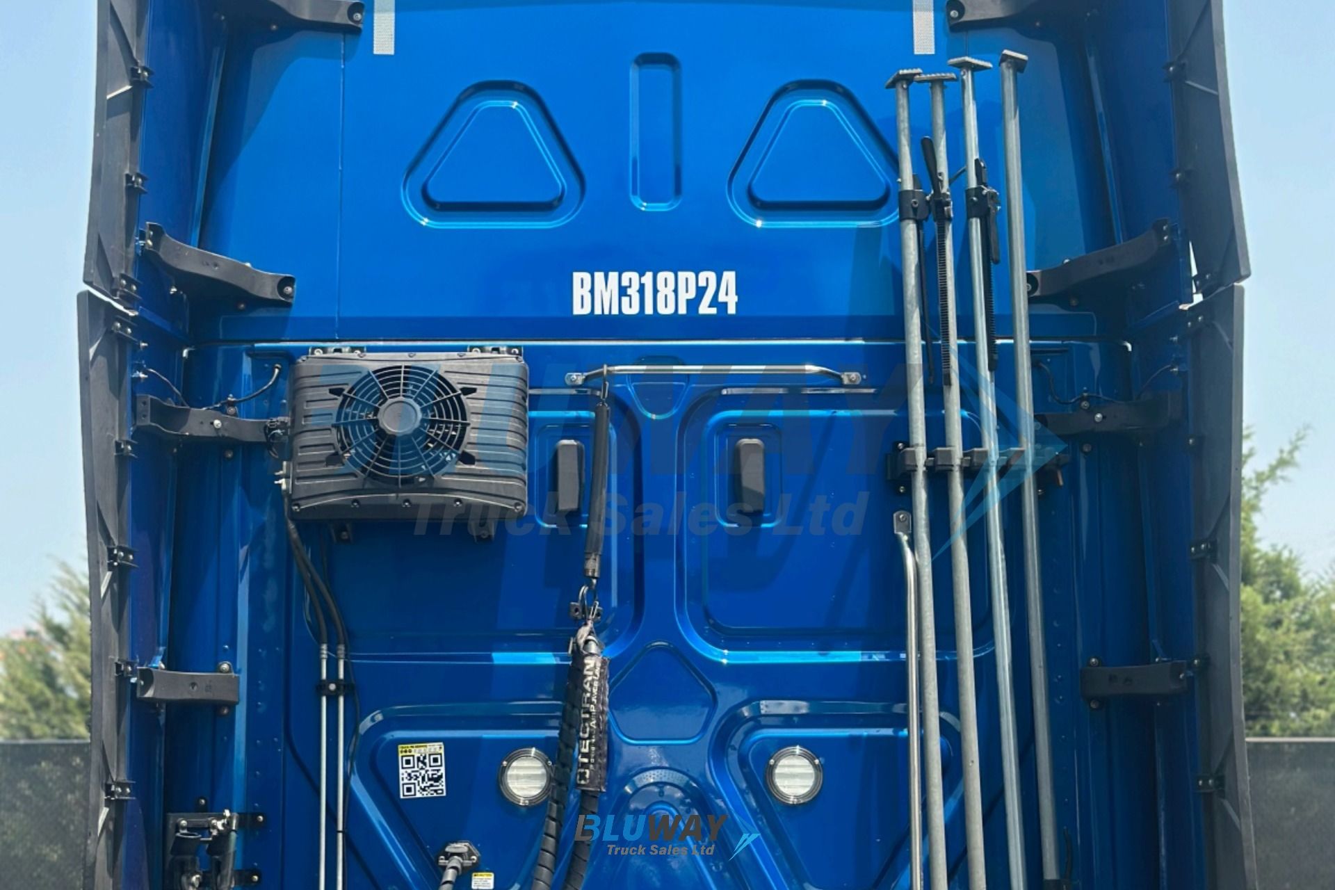 2024 Freightliner Cascadia — photo 5 of 8