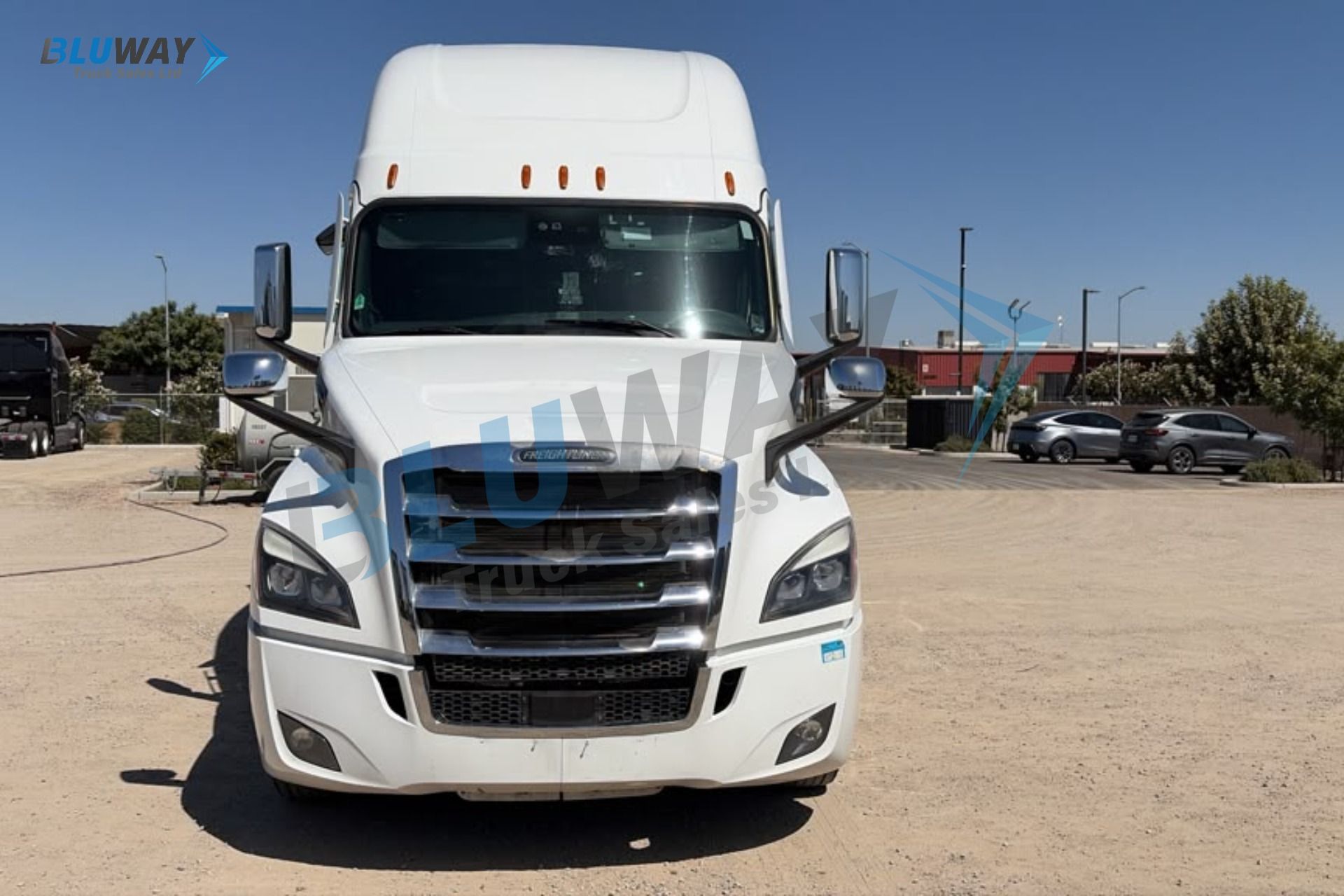 2025 Freightliner Cascadia — photo 4 of 8