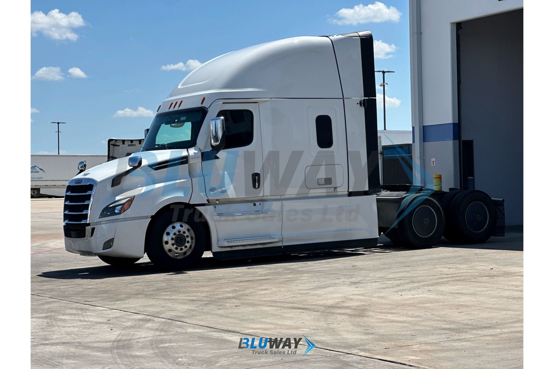 2025 Freightliner Cascadia — photo 1 of 8