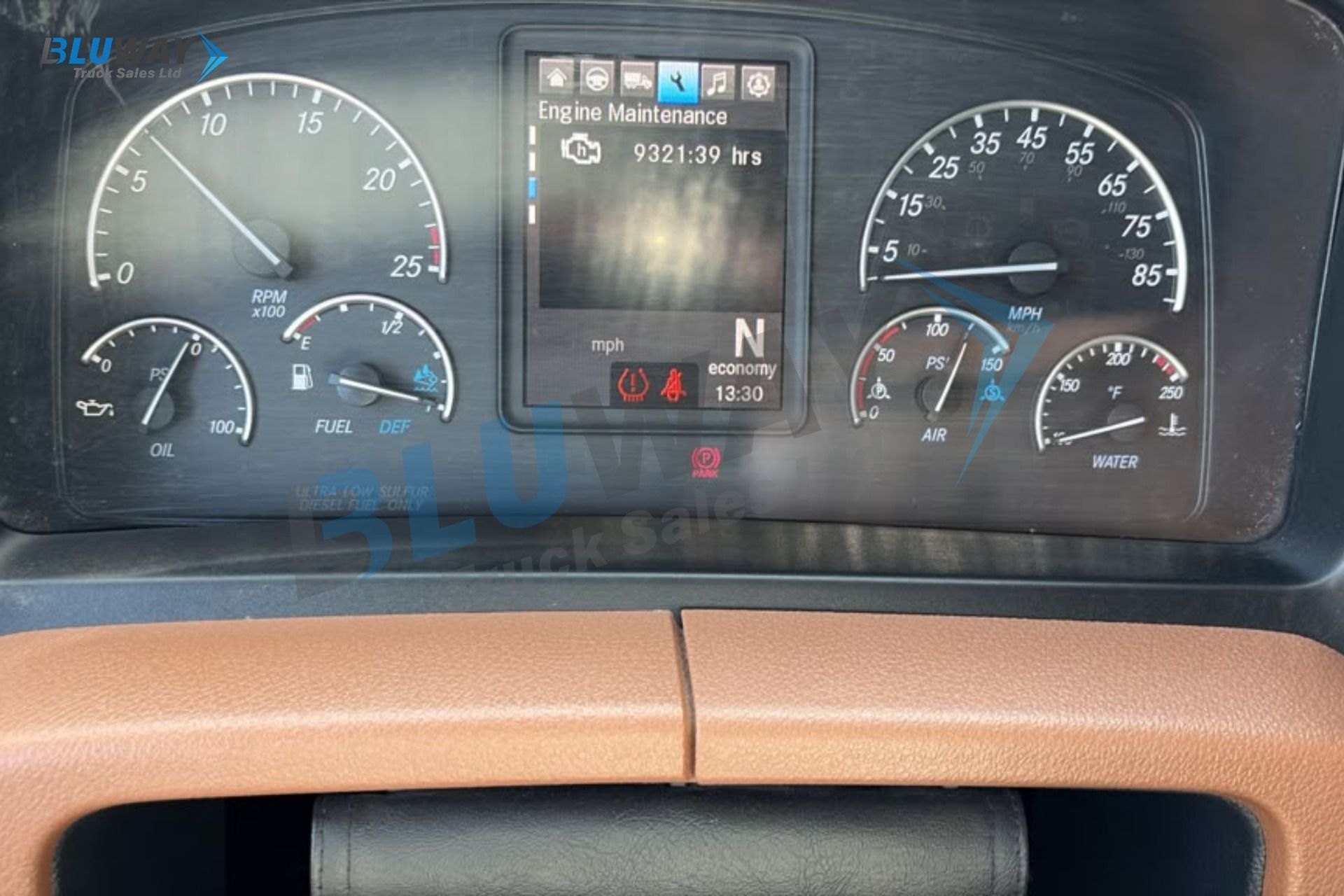 2025 Freightliner Cascadia — photo 8 of 8