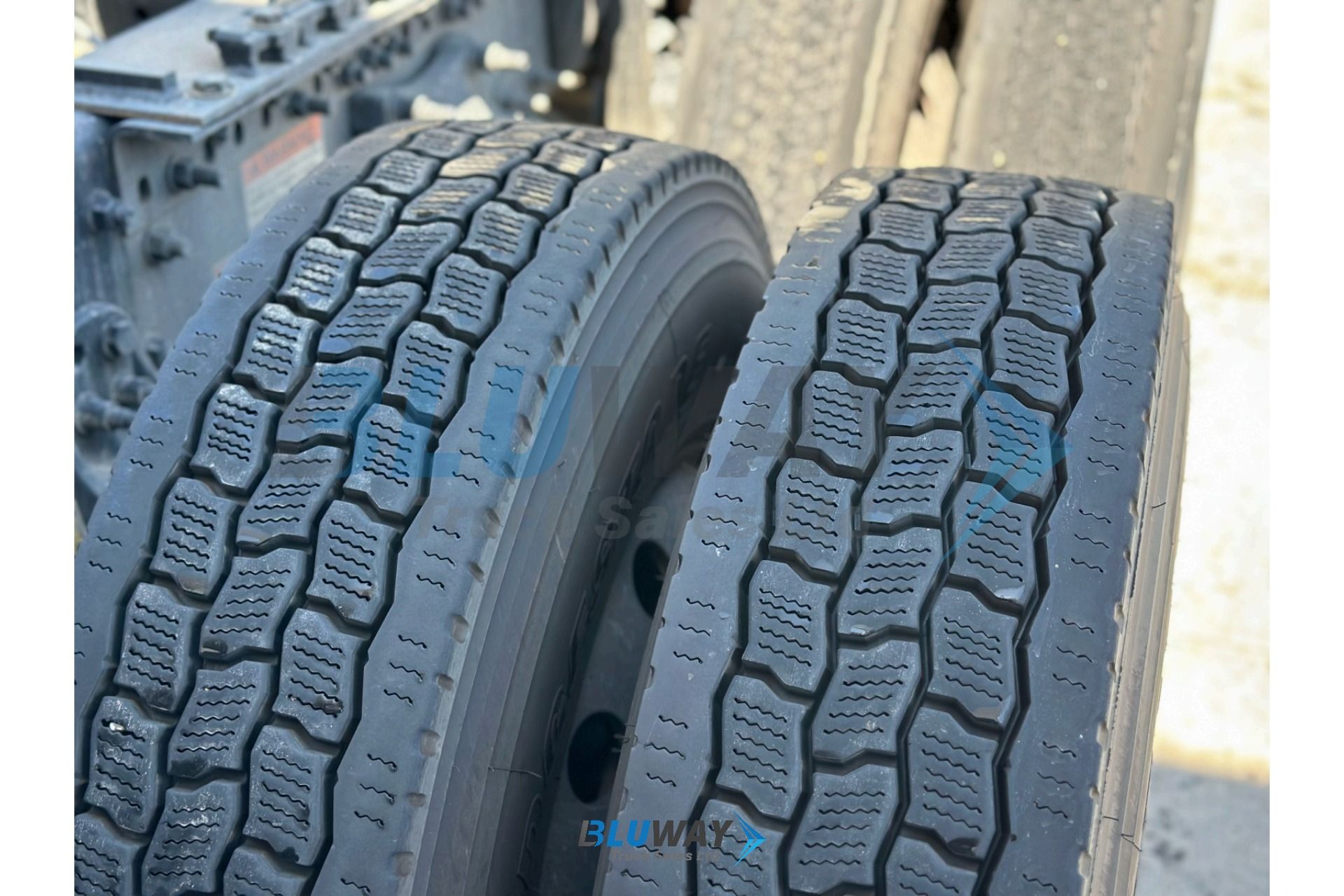 2025 Freightliner Cascadia — photo 4 of 8