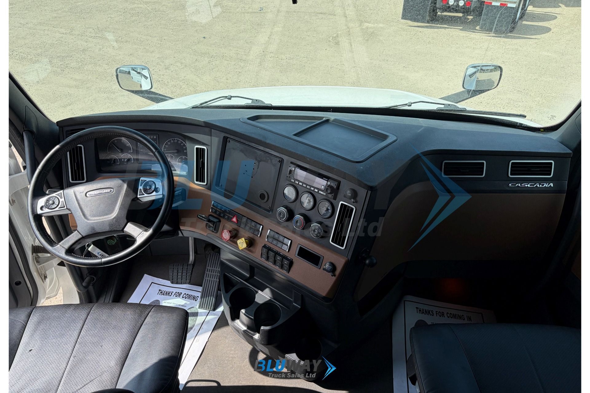 2025 Freightliner Cascadia โ photo 2 of 8