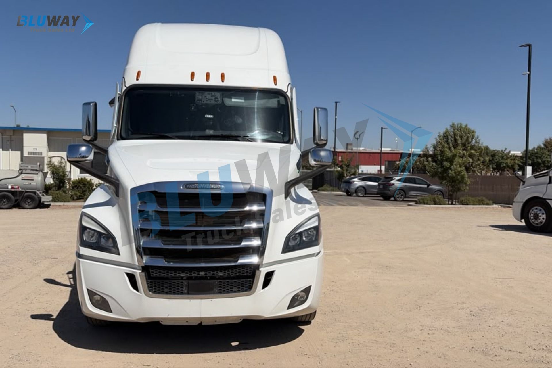 2025 Freightliner Cascadia — photo 3 of 8